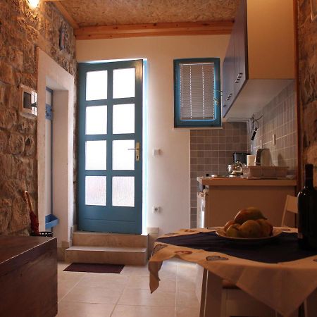 Lira - Studio Apartment Trogir Exterior photo