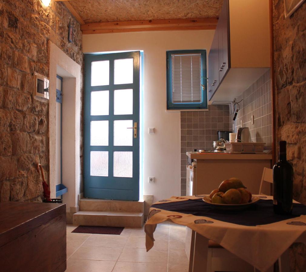 Lira - Studio Apartment Trogir Exterior photo