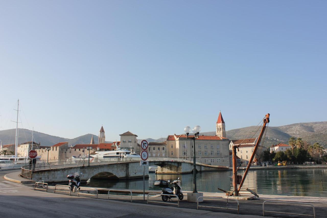 Lira - Studio Apartment Trogir Exterior photo