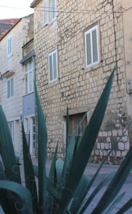 Lira - Studio Apartment Trogir Exterior photo